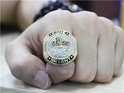 Kobe Bryant Lakers Black Mamba 20 Years Memorial Ring