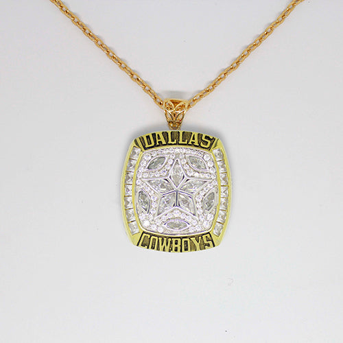 Dallas Cowboys 1995 Super Bowl XXX NFL Championship Pendant with Chain