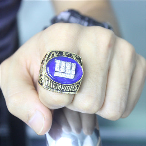 New York Giants 2000 National Football Championship Ring With Blue Sapphire